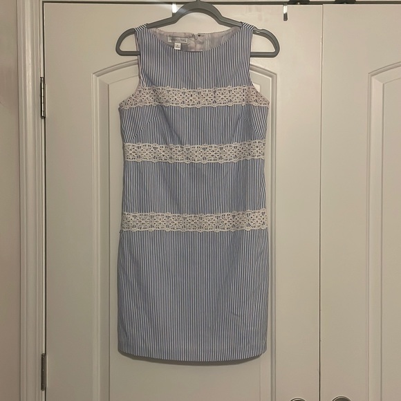 London Times Dresses & Skirts - Blue seersucker dress